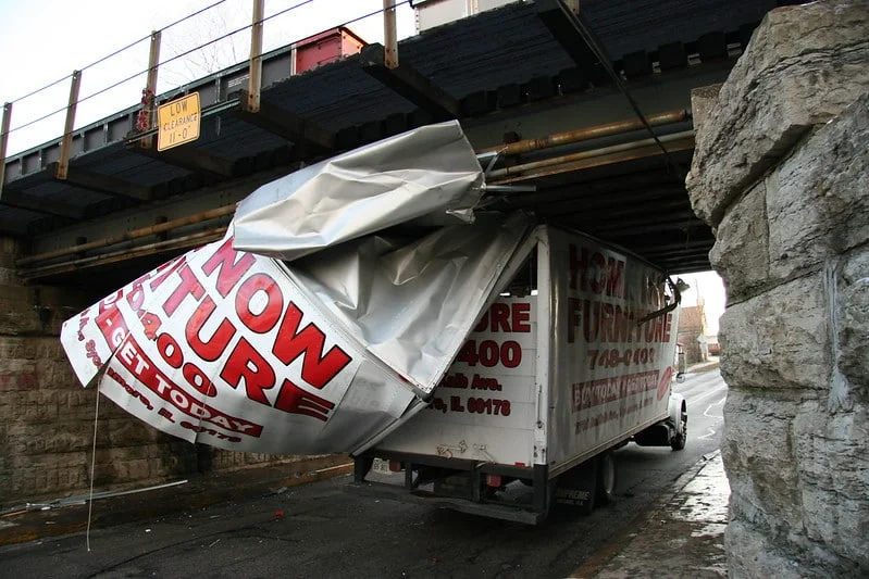 10 Essential Tips for Driving a Box Truck Like a Pro 10 Essential Tips for Driving a Box Truck Like a Pro