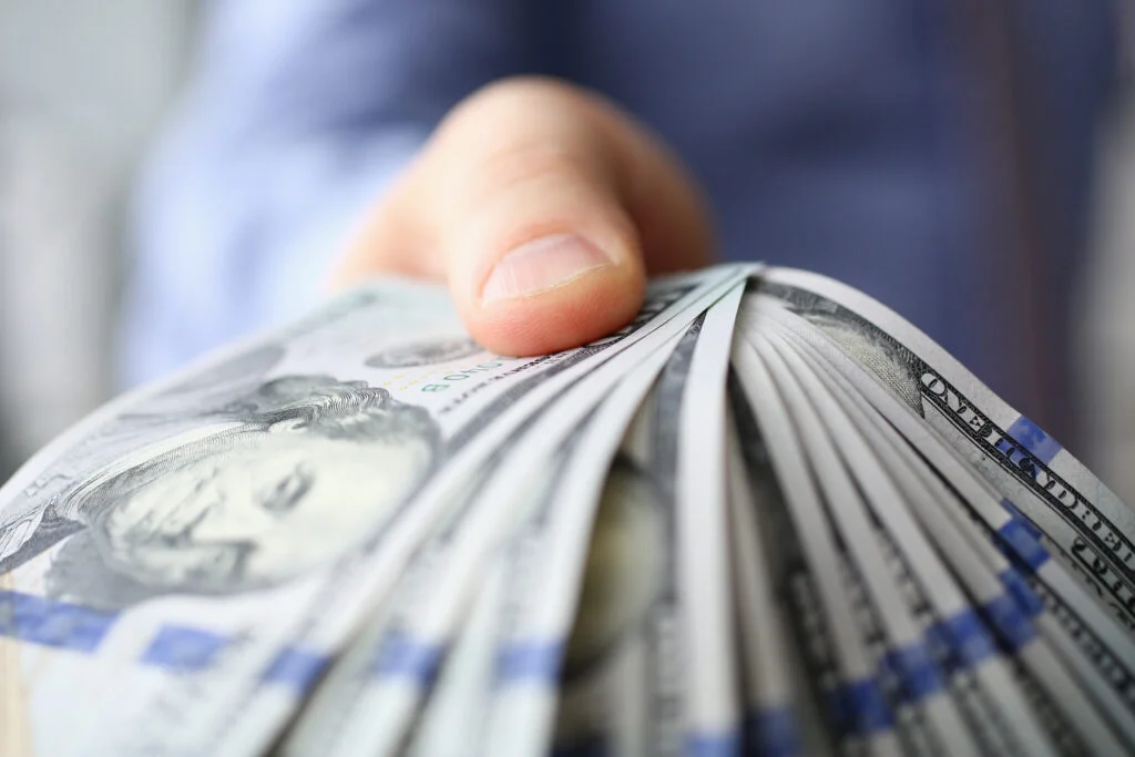 How to make money with a box truck